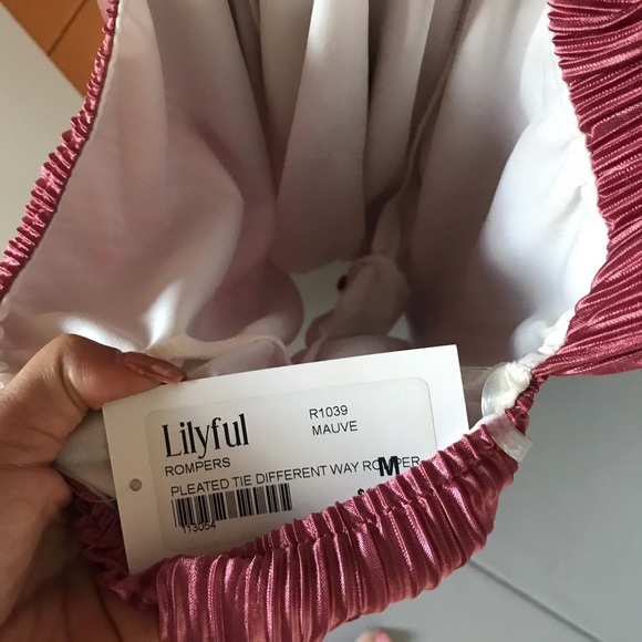 Pink/rose romper - Picture 4 of 4